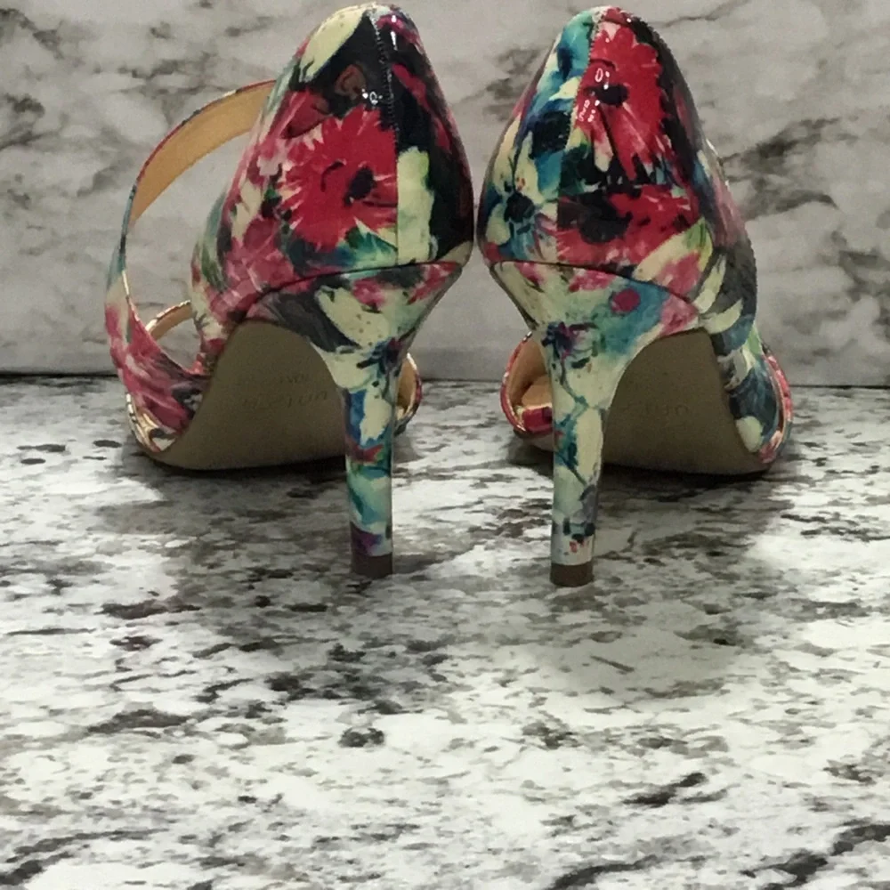 Unisa Women's Floral Patent Open Toe Pumps Heels - Picture 13 of 13